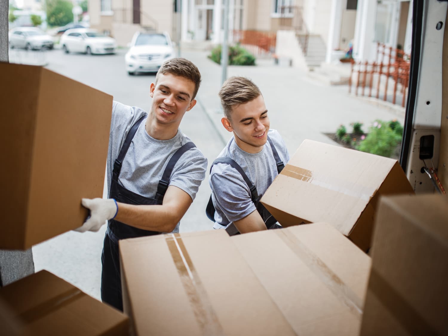 Trusted Long Distance Movers Calgary for Cross-Province Moves