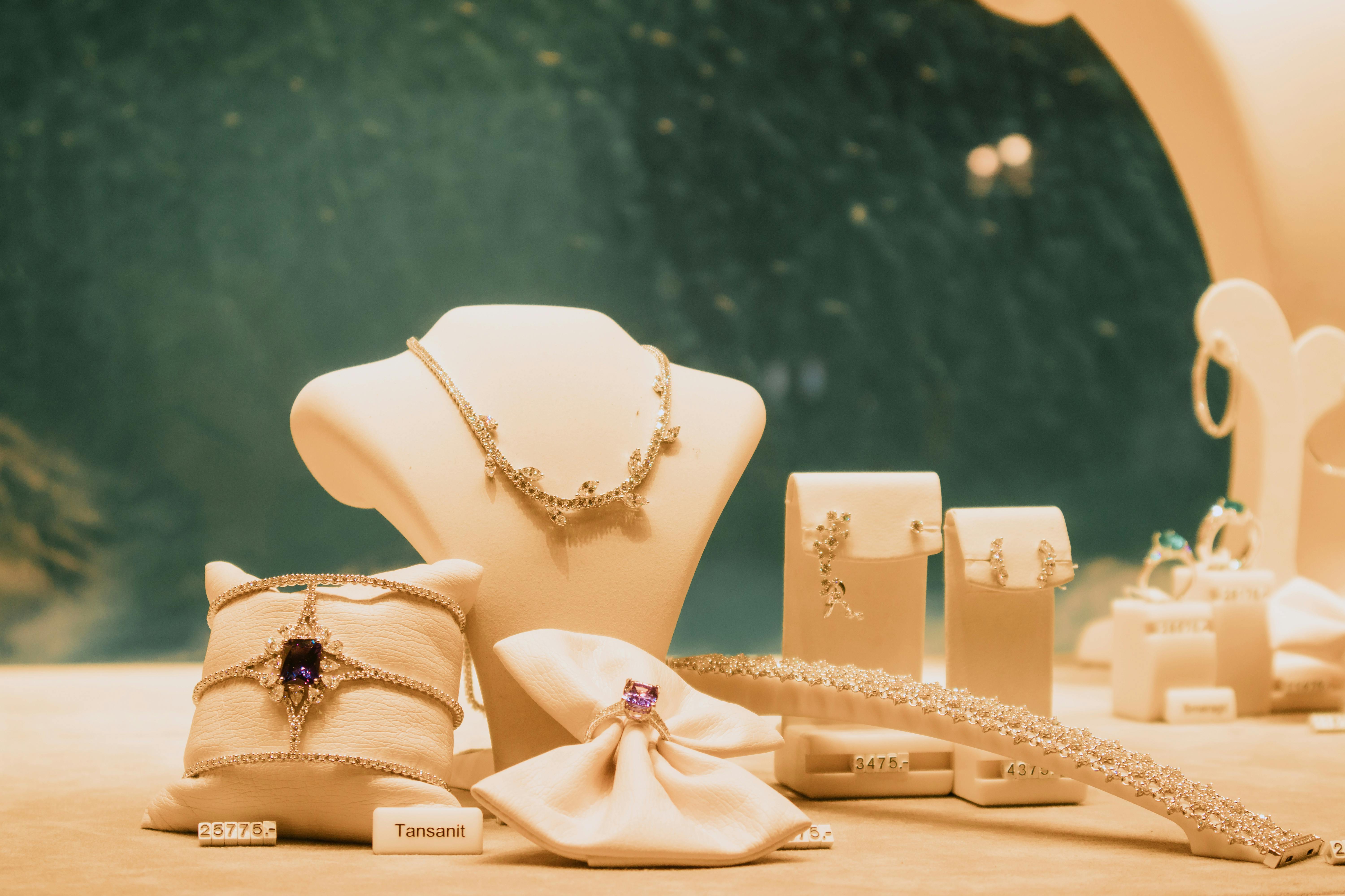 Trusted Online Jewellery Store UK – Quality, Value &amp; Service You Can Rely On