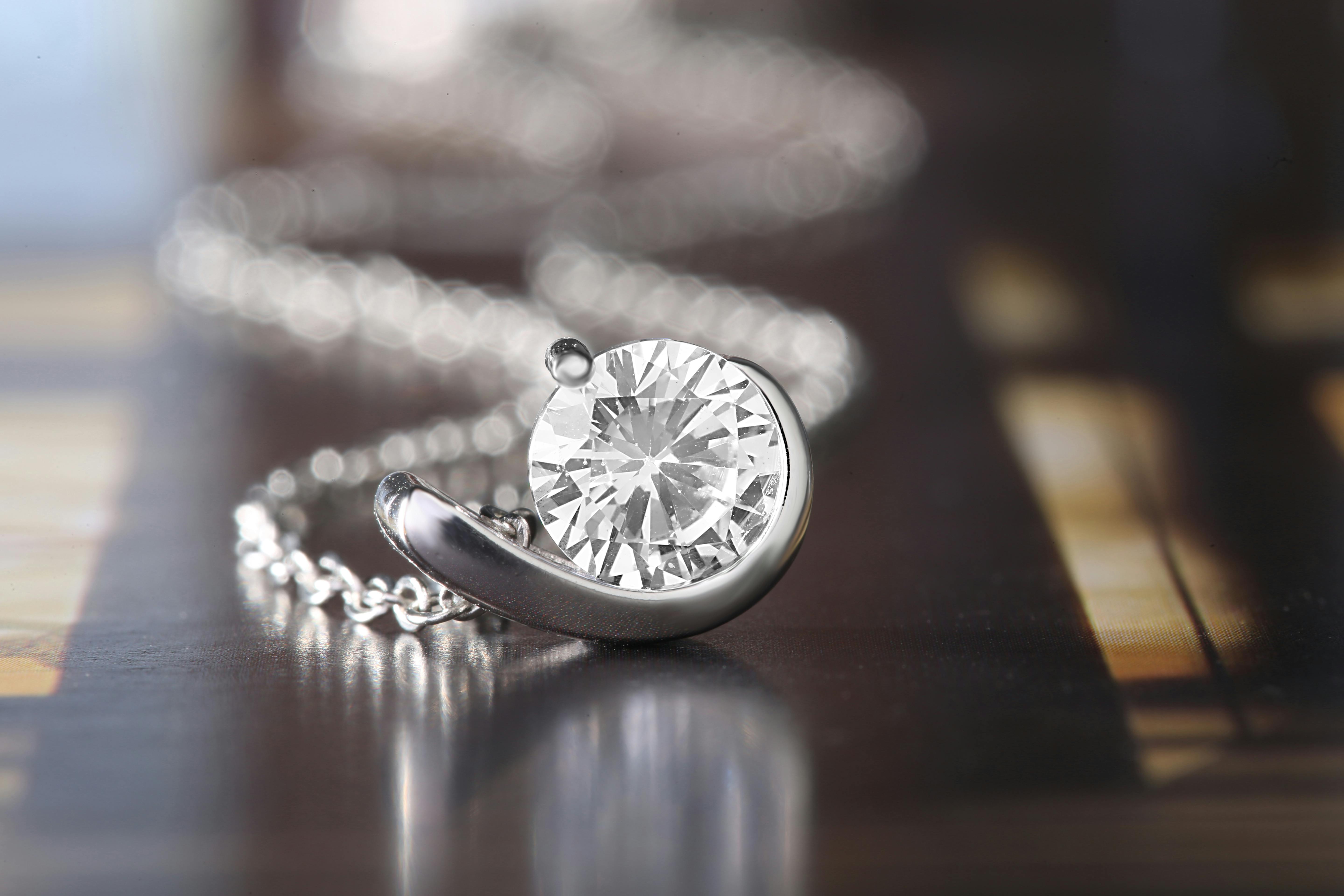 Brightly Grown’s Guide to Oval Cut Diamond Rings
