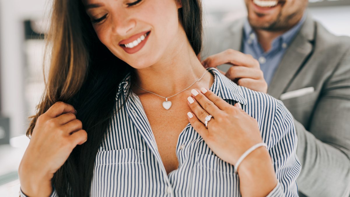 Diamond necklaces for gift in Real Gold Designs