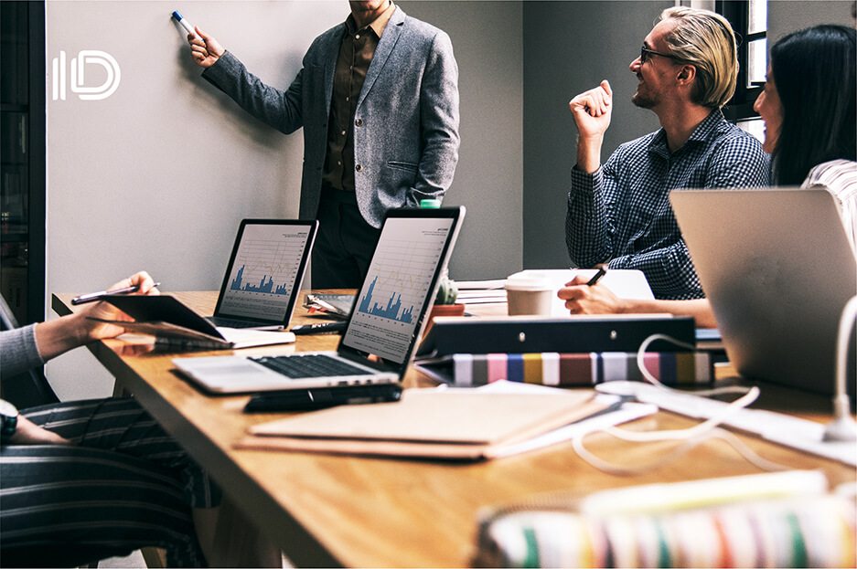 Competitive Intelligence Tips to Outperform SaaS Rivals