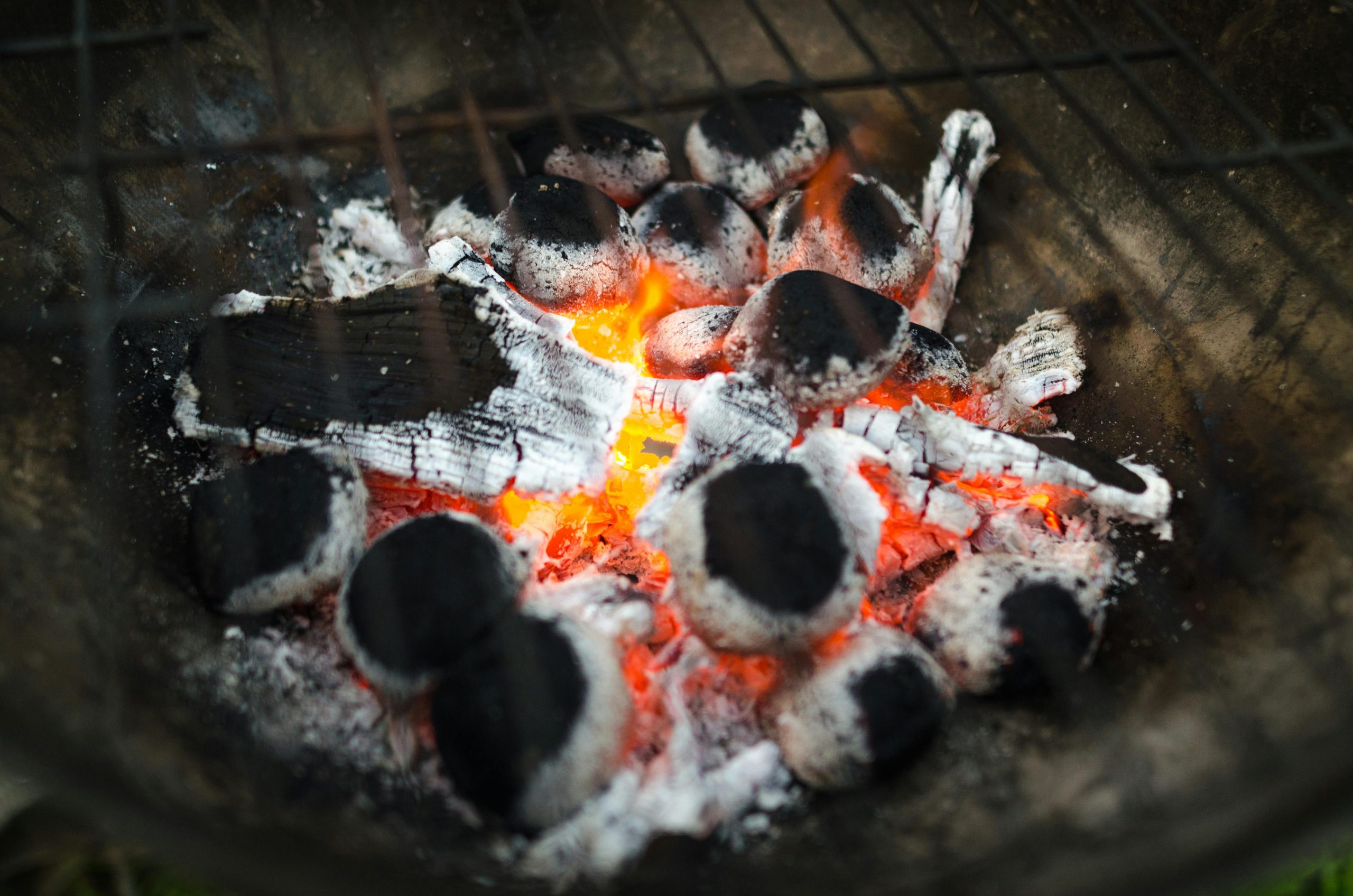Bulk Charcoal Greece: Reliable Fuel for Restaurants, Retailers, and Homes